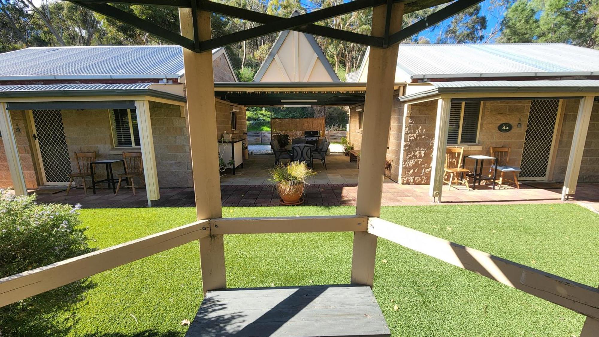 Riesling Trail & Clare Valley Cottages Quarto foto